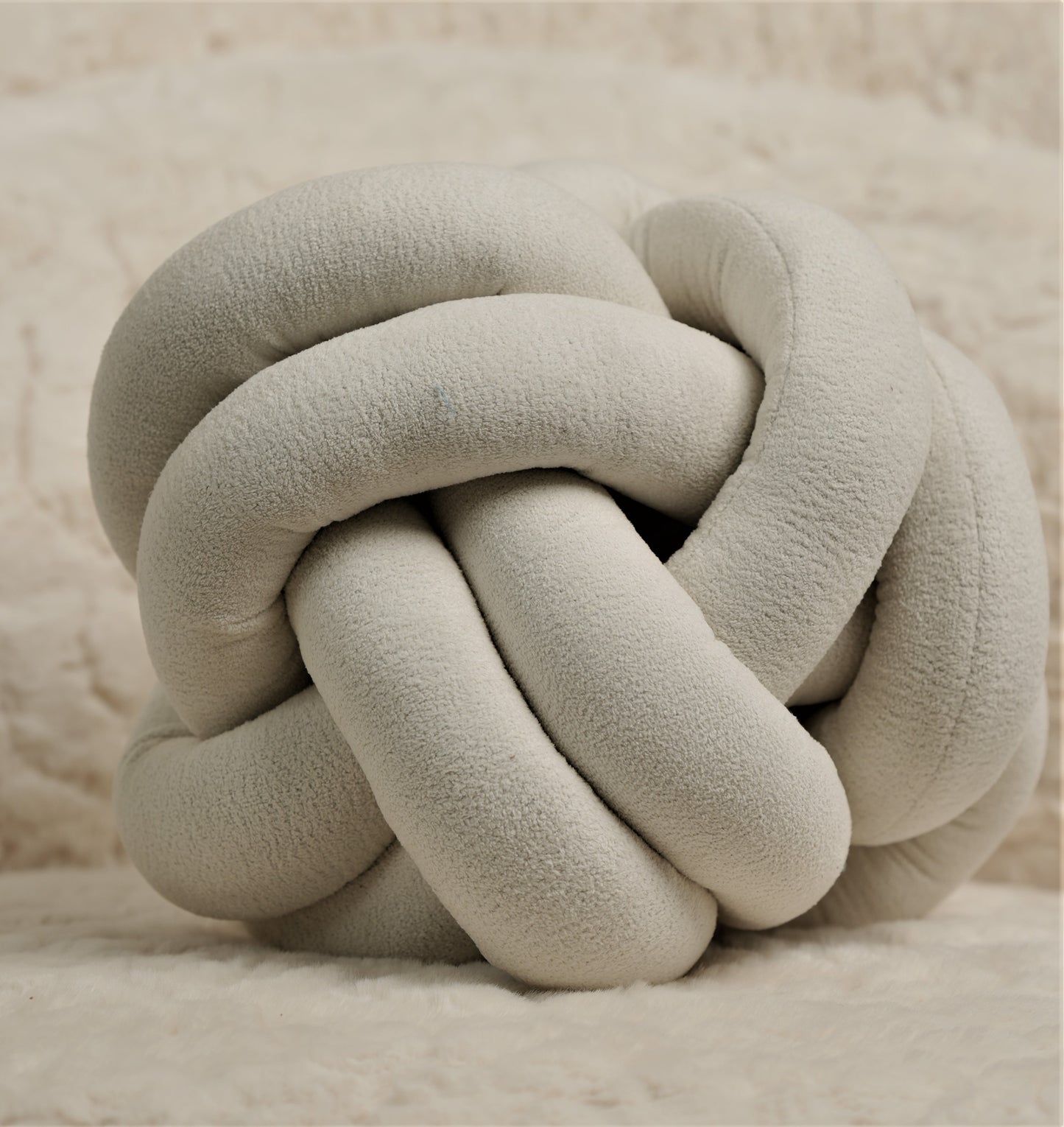 Knot Cushion White