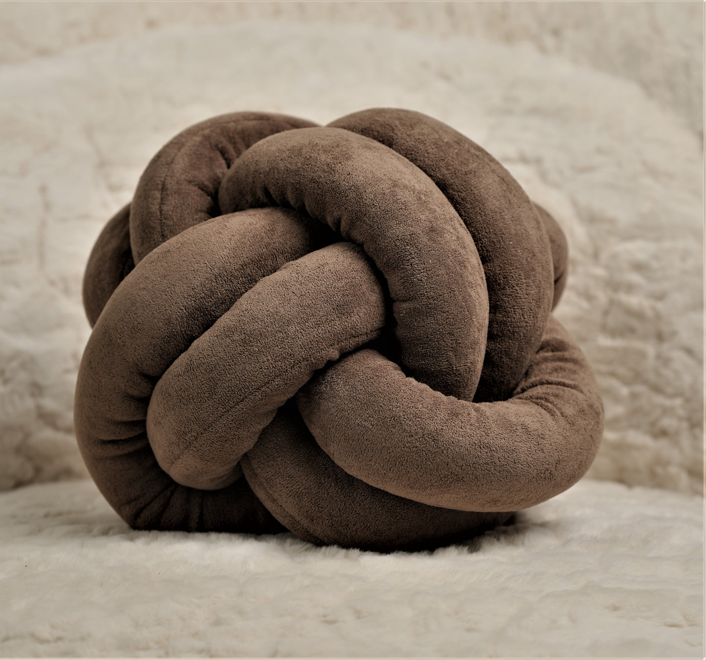 Knot Cushion brown